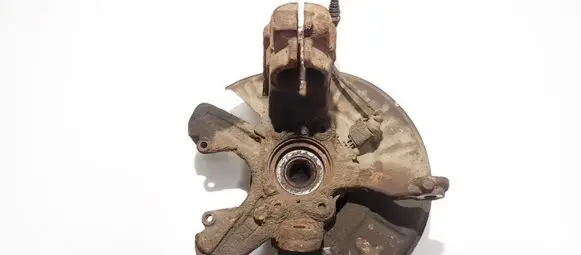 Volkswagen Golf V Front wheel hub