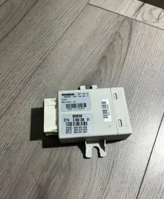 BMW 5 F10 F11 Air suspension control unit module (rear) 6860386 0374016 004002000