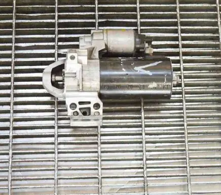 BMW X1 E84 Starter motor 1005841580