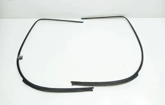 Honda Legend Rubber seal tailgate window/glass 