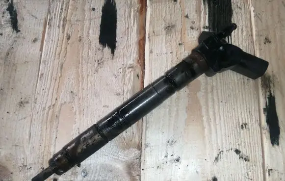 Audi A8 S8 D3 4E Fuel injector 0445115052 059130277AH