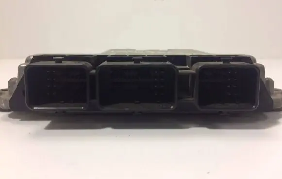 Ford Focus Engine control unit/module 8M5112A650LC 0281011701