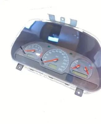 Volvo S40, V40 Speedometer (instrument cluster) 30889710