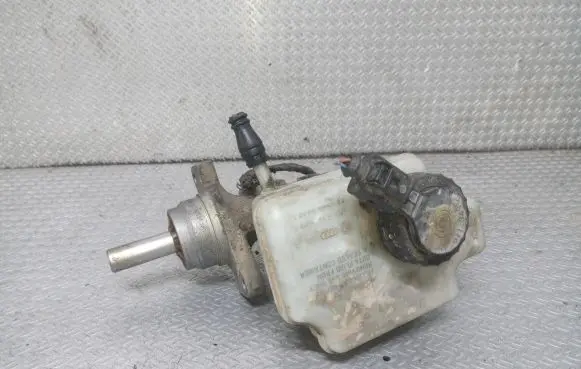 Master brake cylinder