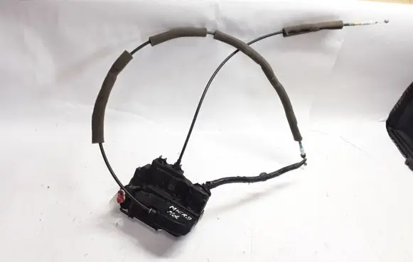 Nissan Micra Front door lock 25311A