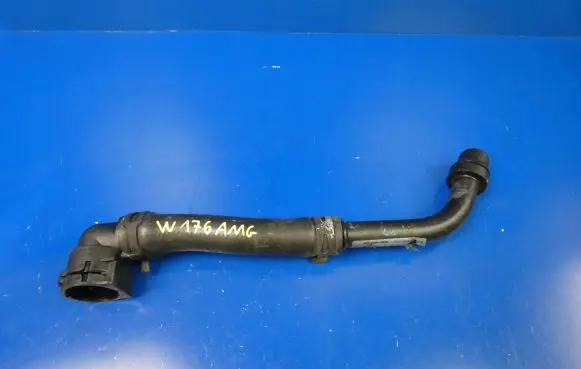 Mercedes-Benz A W176 Engine coolant pipe/hose A1332000052