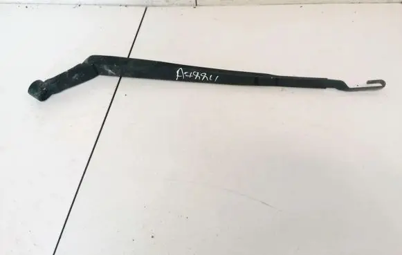 Toyota Auris 150 Front wiper blade arm
