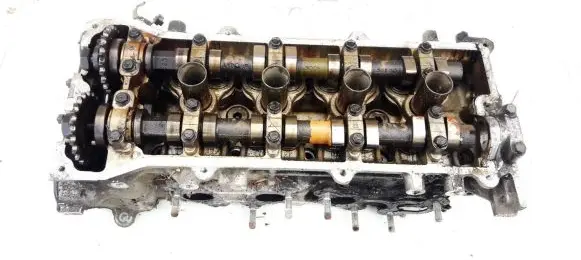 Nissan Micra Engine head 
