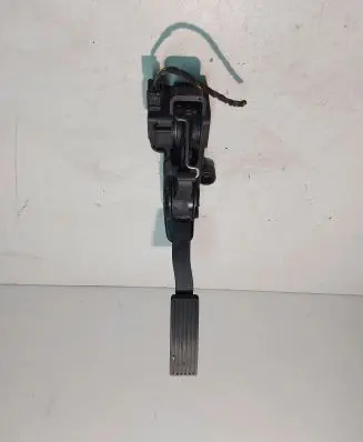 Mercedes-Benz A W169 Accelerator throttle pedal A1693000304 000228 200306