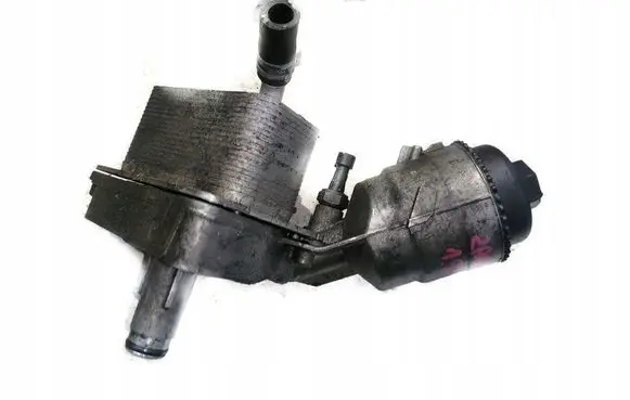 Opel Zafira B Oil filter mounting bracket