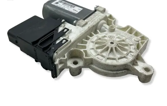 Seat Altea XL Rear door window regulator motor 995914334 1K0959703M S1114H006