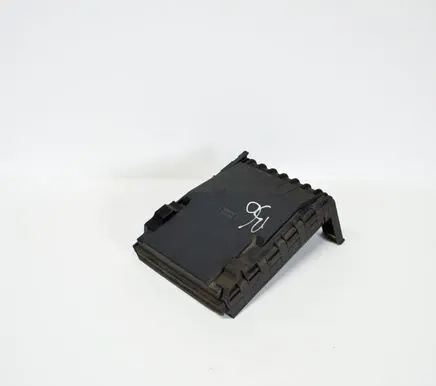 Volkswagen PASSAT B6 Fuse box set 1K0937132F