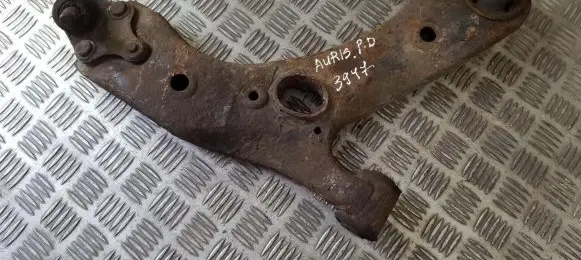Toyota Auris 150 Front lower control arm/wishbone
