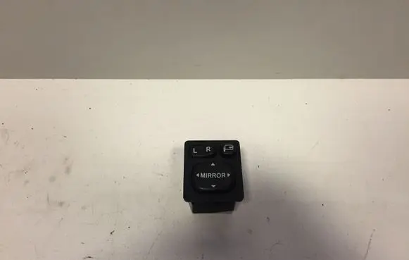 Wing mirror switch