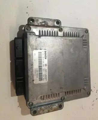 Renault Laguna II Engine control unit/module 8200153946 8200095416 0281010556