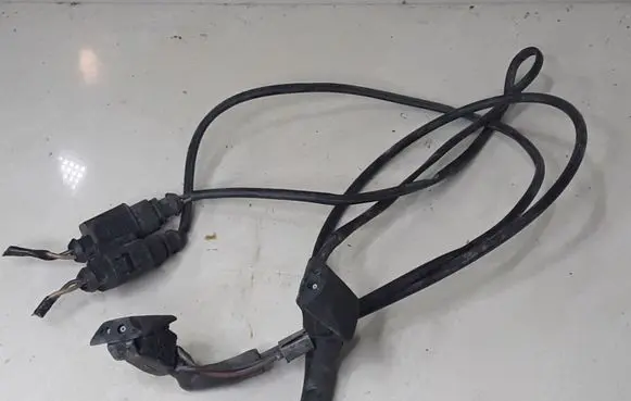 Audi A3 S3 8L Windshield washer spray nozzle 8L0955988