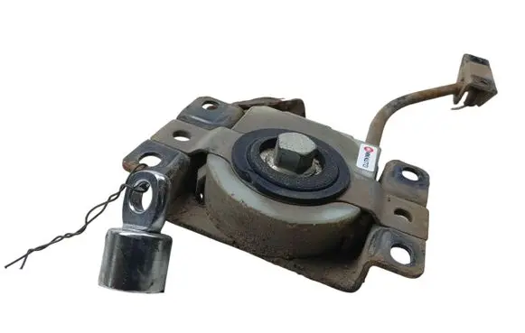 Toyota Avensis T220 Spare wheel mounting bracket 