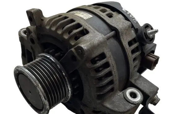 Toyota Avensis T270 Generator/alternator 270600R080 1042101881 31081