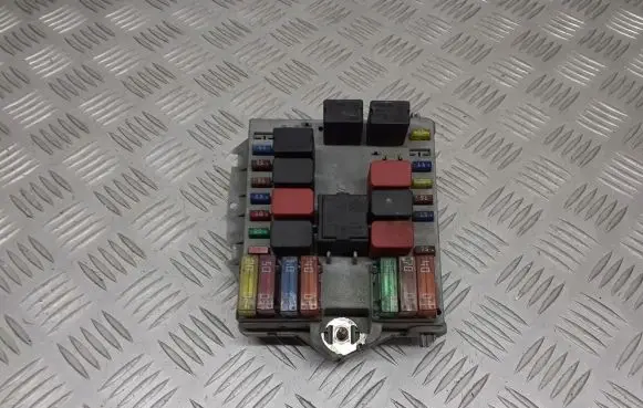 Fiat Punto (188) Fuse box set 46778450