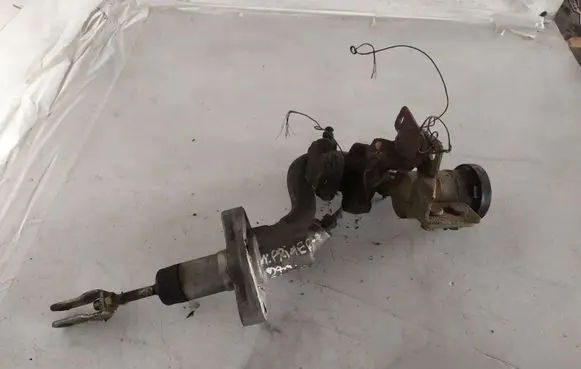 Nissan Primera Clutch master cylinder