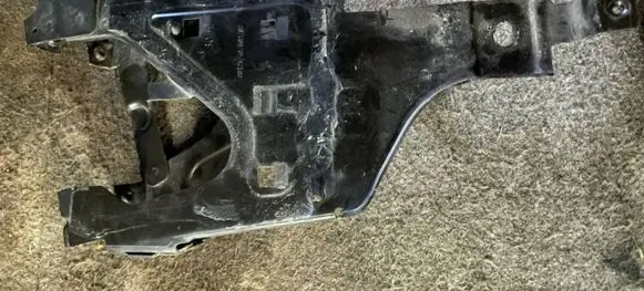 BMW 7 F01 F02 F03 F04 Headlight/headlamp mounting bracket 8125606