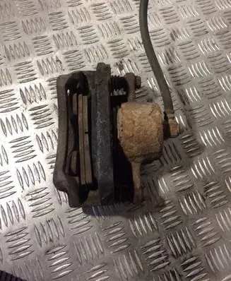 Front brake caliper