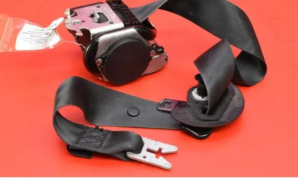 Renault Latitude (L70) Front seatbelt 6158800AAB