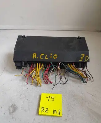 Renault Clio II Fuse box set 21894782