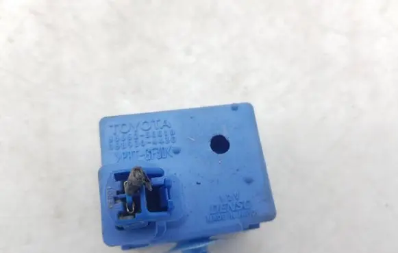 Lexus IS 220D-250-350 Horn buzzer relay 8665250010 0689004430