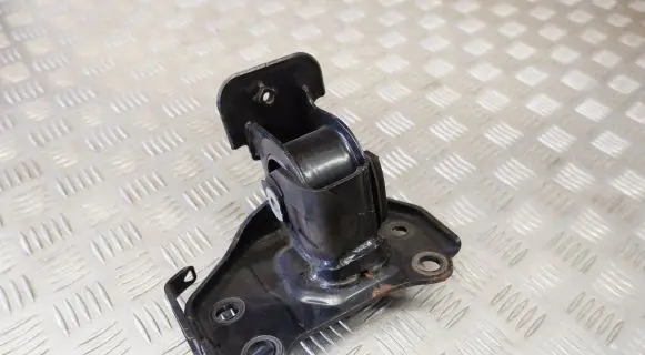 Toyota RAV 4 (XA40) Engine mount bracket 1237236070
