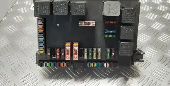 Mercedes-Benz S W221 Fuse module A2215403250 A2215450801