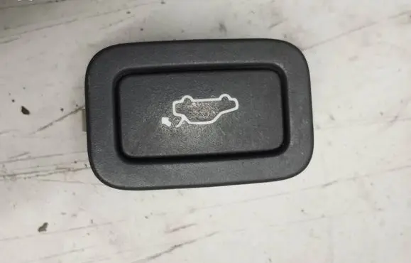 Volvo V70 Tailgate opening switch 31264960 DWS6A
