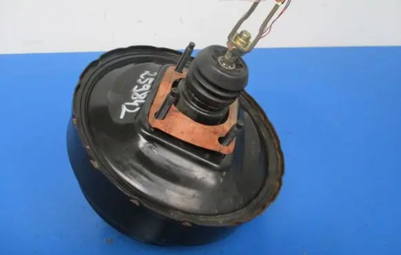 Nissan Primera Brake booster