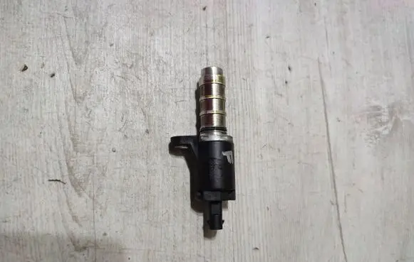 Opel Corsa F Camshaft vanos timing valve 9832156780
