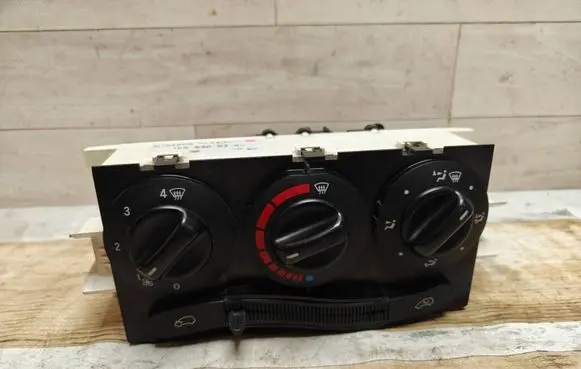 Mercedes-Benz A W168 Climate control unit 1688300385