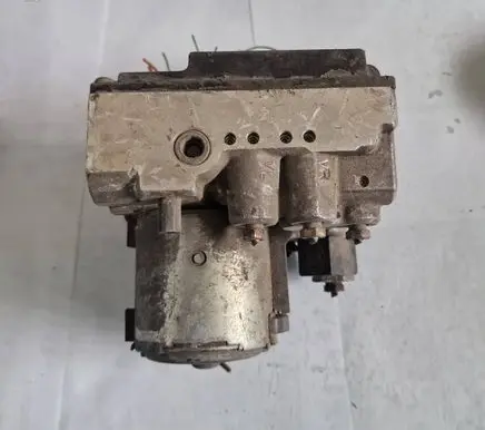 Mercedes-Benz E W210 ABS Pump 0024319712U ZN38S303383W