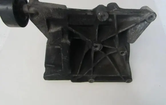 Mercedes-Benz SLK R170 Engine mounting bracket r1110960345