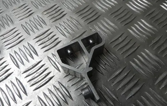 Jaguar I-Pace EGR valve cooler bracket 90KW VD18185