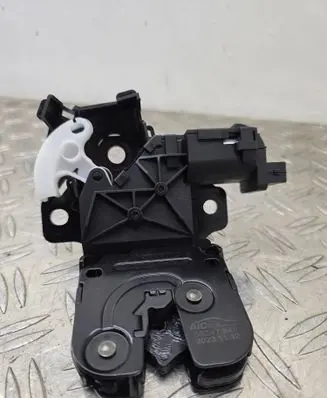 Audi A4 S4 B7 8E 8H Loading door lock 58247845 20231112