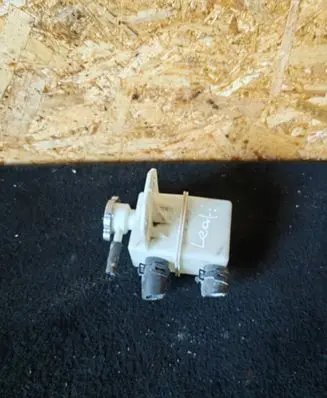 Nissan Leaf I (ZE0) Coolant expansion tank/reservoir 