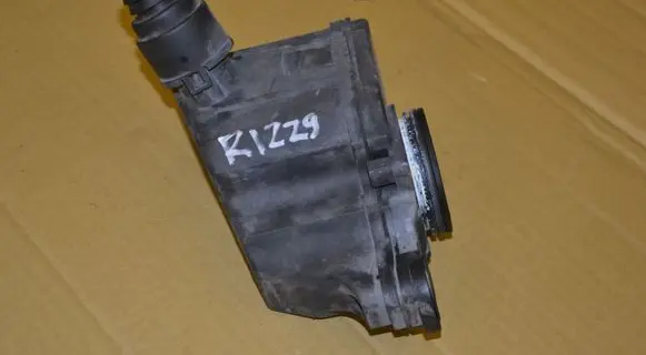 Volkswagen Golf IV Oil breather separator 036103464B