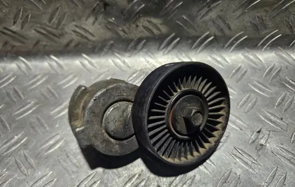 Chrysler Voyager Generator/alternator belt tensioner