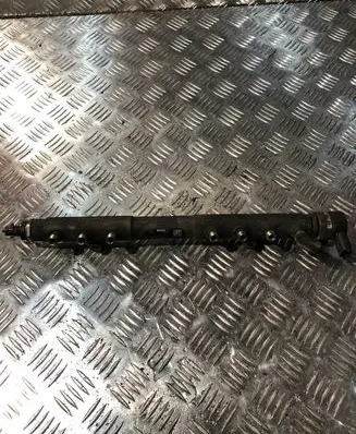 Volvo XC90 Fuel main line pipe 30757146