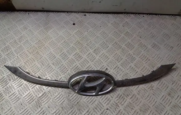 Hyundai i30 Manufacturer badge logo/emblem 86352A6010