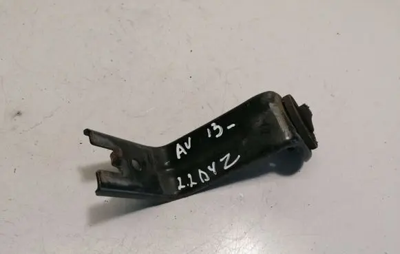 Toyota Avensis T270 Radiator mount bracket
