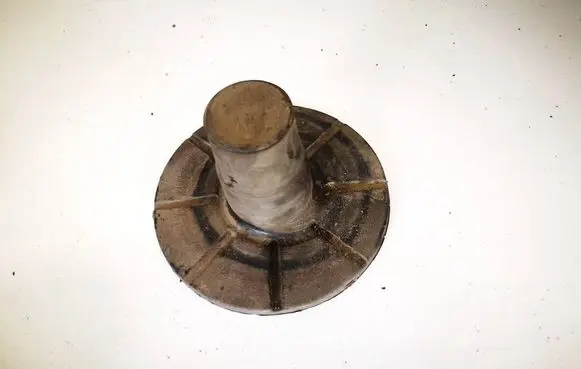 Opel Zafira B Coil spring mount 90538498