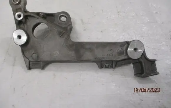 Renault Kadjar Engine mount bracket 144854724R