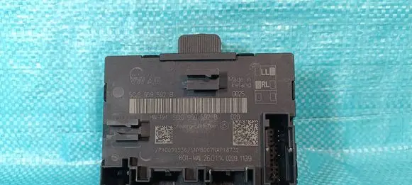 Volkswagen Golf VII Door control unit/module 5Q0959592B
