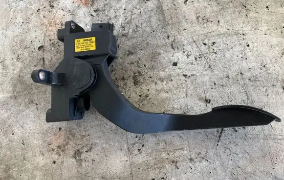 Iveco Daily 6th gen Accelerator throttle pedal 0281002632