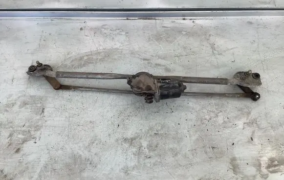 Chrysler 300 - 300C Front wiper linkage and motor 04805711AA